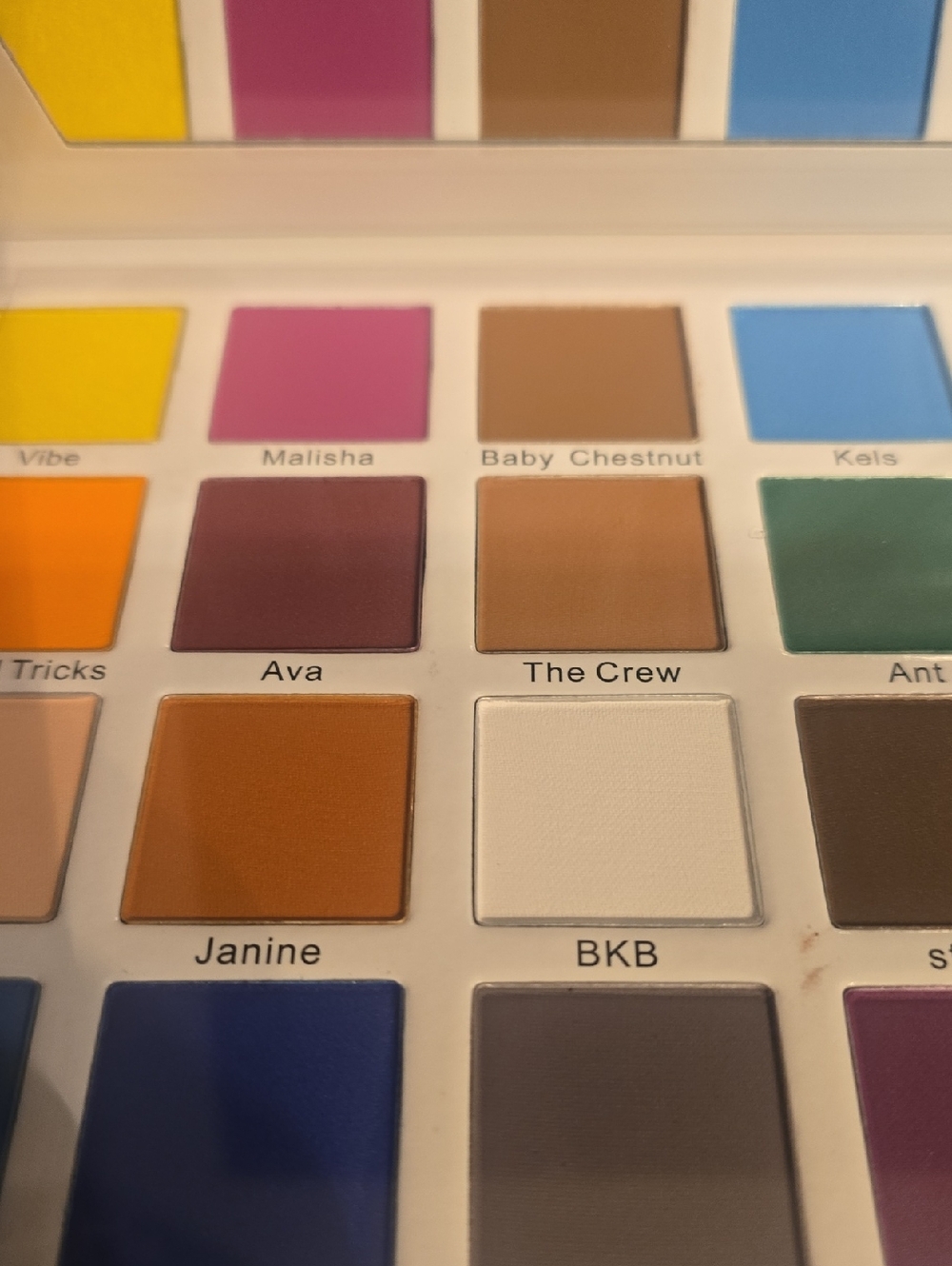 Brittkbeauty Serenity Eyeshadow Palette - Multi-Color - Picture 3 of 4